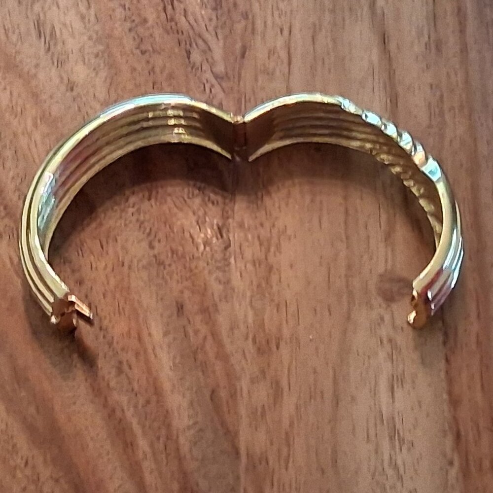 Vintage Gold-Tone Hinged Clamper Bangle Bracelet - Picture 4 of 7